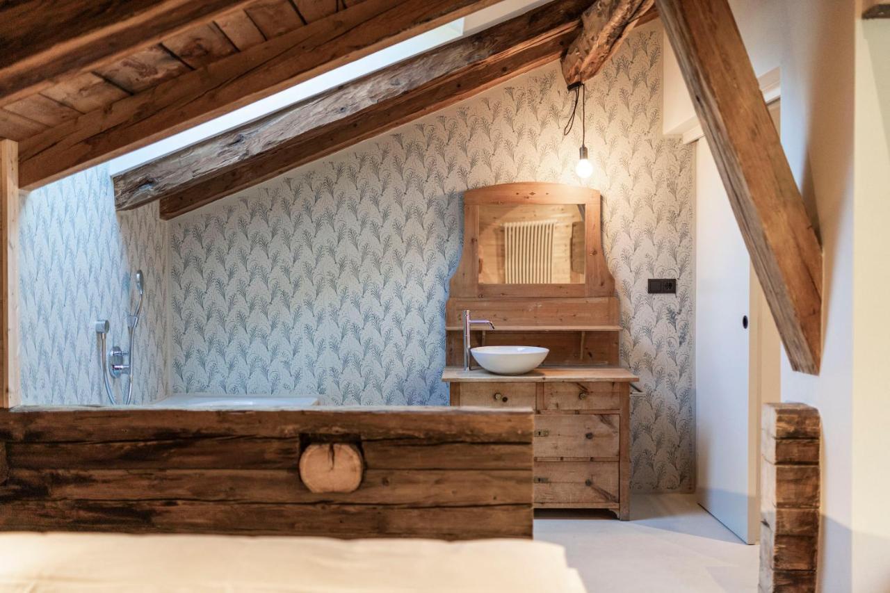 Strobl